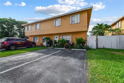 35 NE 12th Ave #35, Homestead, FL 33030