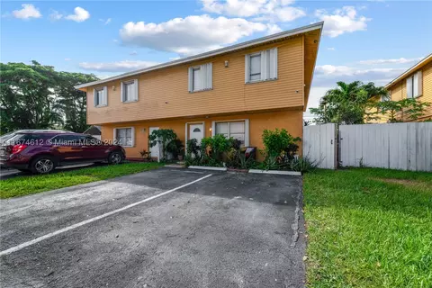 35 NE 12th Ave #35, Homestead, FL 33030
