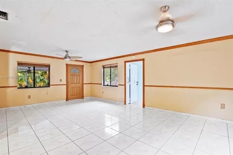 460 Forrest Dr, Miami Springs, FL 33166 photo 9