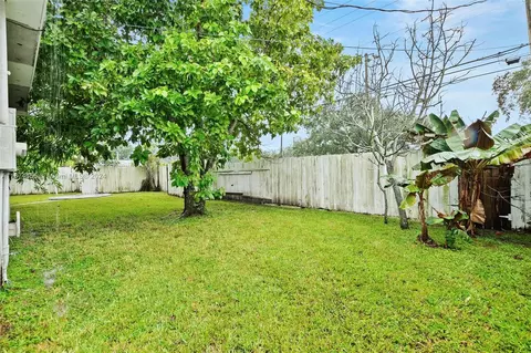 460 Forrest Dr, Miami Springs, FL 33166 photo 24