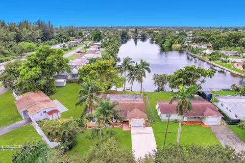 5510 SW 54th St, Davie, FL 33314