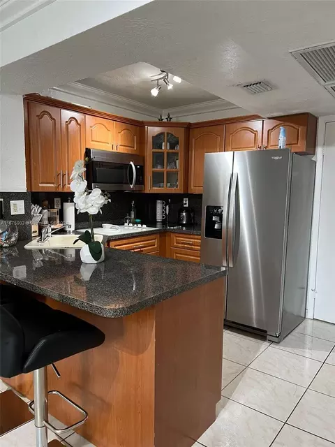 2154 W 60th St #12201, Hialeah, FL 33016