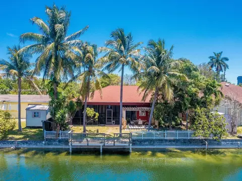 232 SW 7th Ave, Hallandale Beach, FL 33009