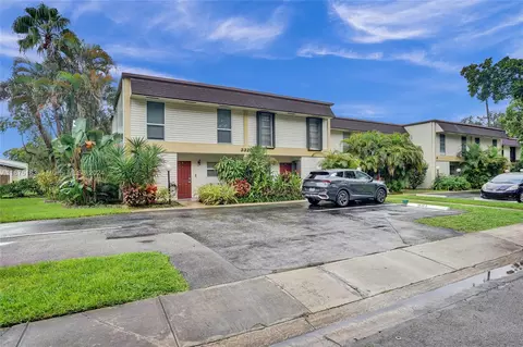 3320 Simms St #11B, Hollywood, FL 33021