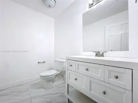 Bath - 11575 N 150th Ct N, Jupiter, FL 33478 photo 1 of 5