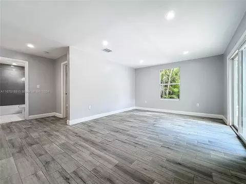 Living - 11575 N 150th Ct N, Jupiter, FL 33478 photo 4 of 6