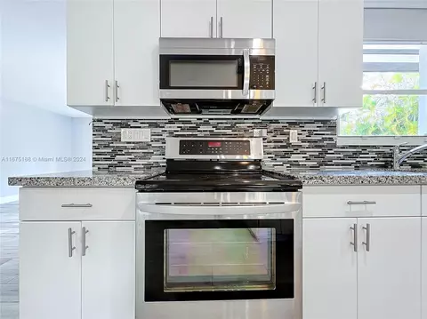 Kitchen - 11575 N 150th Ct N, Jupiter, FL 33478 photo 5 of 5