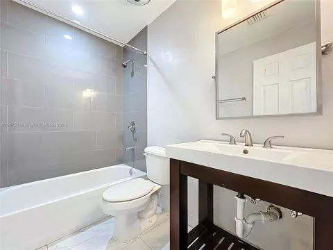 Bath - 11575 N 150th Ct N, Jupiter, FL 33478 photo 2 of 5