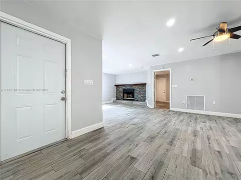 Living - 11575 N 150th Ct N, Jupiter, FL 33478 photo 1 of 6