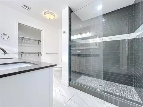 Bath - 11575 N 150th Ct N, Jupiter, FL 33478 photo 4 of 5