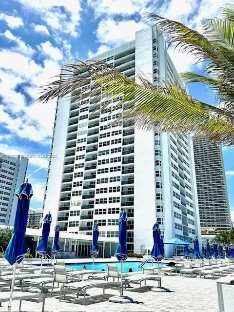 1890 S Ocean Dr #PH4, Hallandale Beach, FL 33009