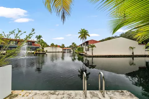 15316 E Loch Isle Dr E #15316, Miami Lakes, FL 33014