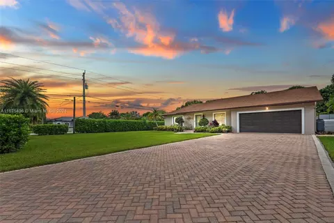 18540 SW 61st Ct, Southwest Ranches, FL 33332