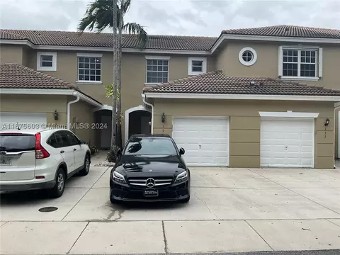 391 SW 122nd Ter, Pembroke Pines, FL 33025