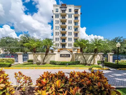 9021 SW 94th St #206, Miami, FL 33176
