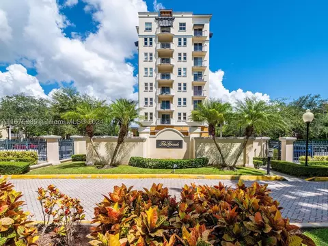 9021 SW 94th St #206, Miami, FL 33176