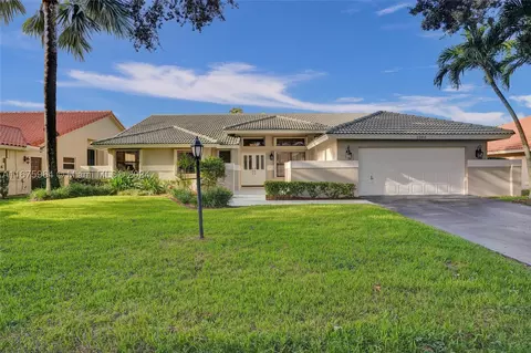 5280 NW 89th Dr, Coral Springs, FL 33067