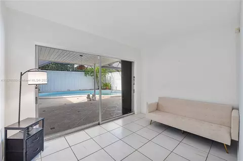 3540 E Glencoe St, Miami, FL 33133 photo 20