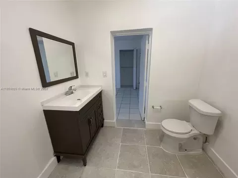 Undisclosed, Hollywood, FL 33020