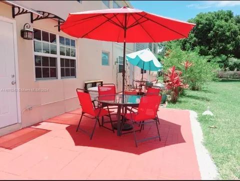 20311 NE 2nd Ave #12, Miami, FL 33179