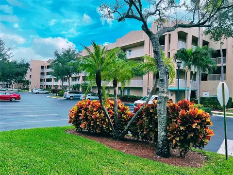 9525 Weldon Cir #H208, Tamarac, FL 33321