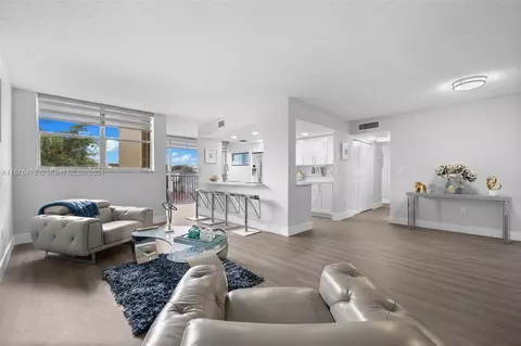 9441 SW 4th St #310, Miami, FL 33174