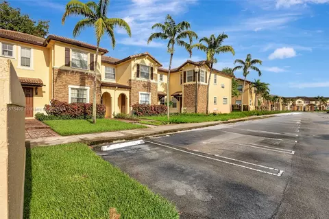 9115 SW 227th St #5, Cutler Bay, FL 33190