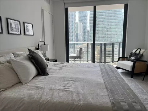 55 SW 9th St #1604, Miami, FL 33130
