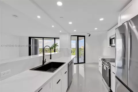 4000 Towerside Ter #907, Miami, FL 33138