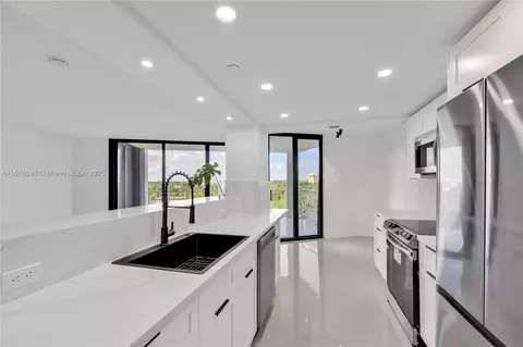 4000 Towerside Ter #907, Miami, FL 33138