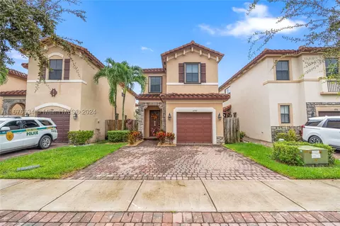 3742 NE 2nd St, Homestead, FL 33033