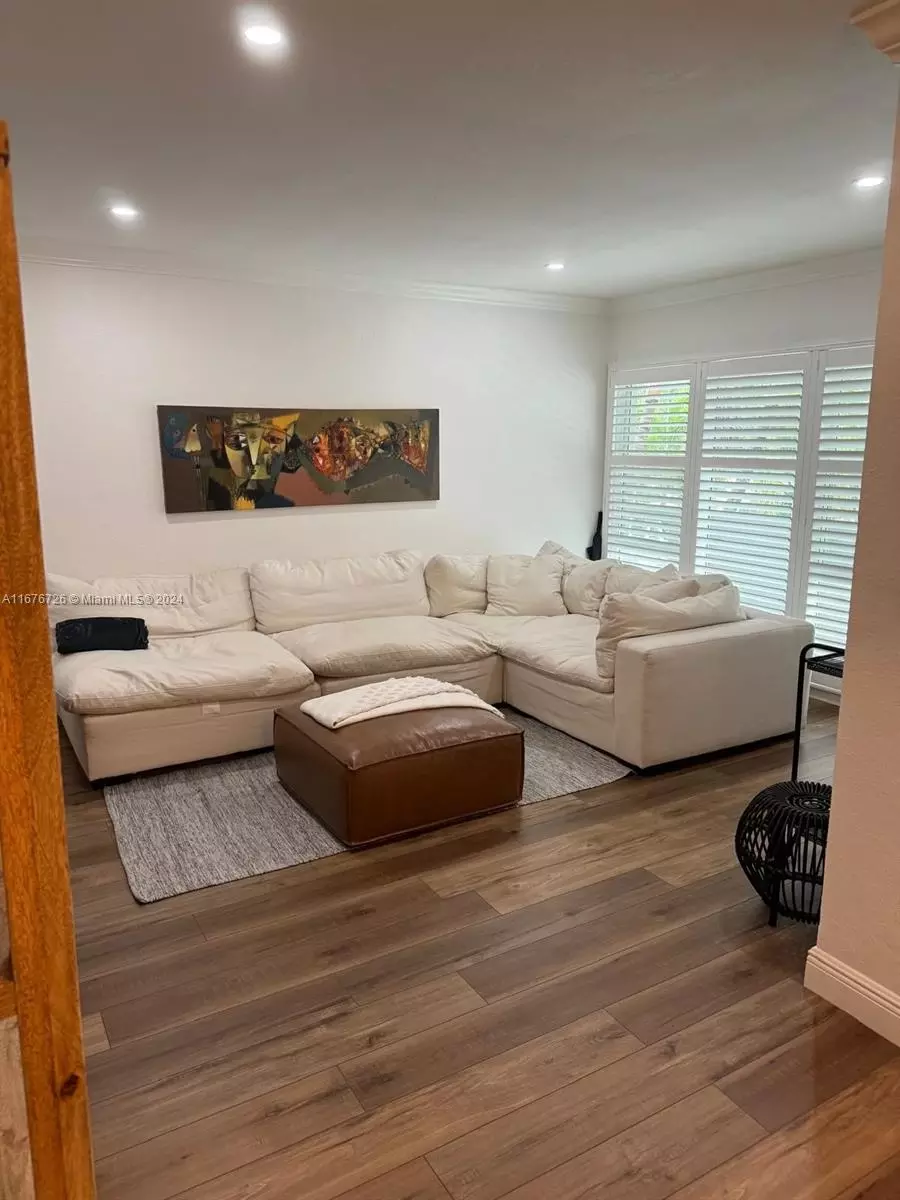  35 Edgewater Dr #206, Coral Gables, FL 33133 photo 5