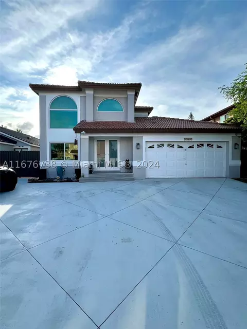19842 NW 86th Ct, Hialeah, FL 33015