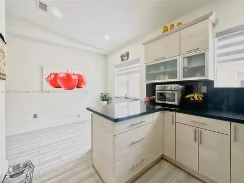 8100 W 28th Ct #210, Hialeah, FL 33018 photo 10