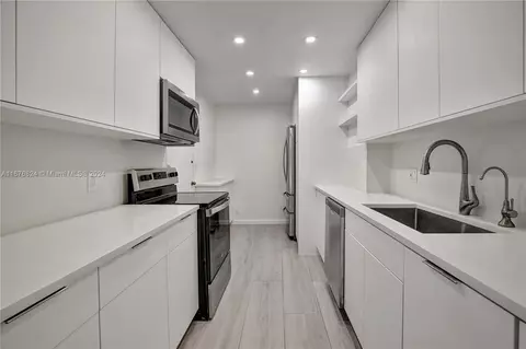 4400 Hillcrest Dr #808A, Hollywood, FL 33021