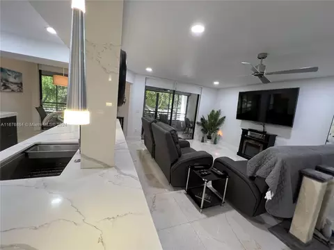 1430 Sheridan St #22G, Hollywood, FL 33020
