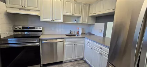 7827 Golf Cir Dr #101, Margate, FL 33063
