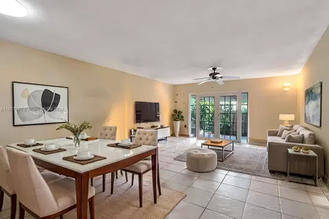 3021 NW 68th St #11G, Fort Lauderdale, FL 33309