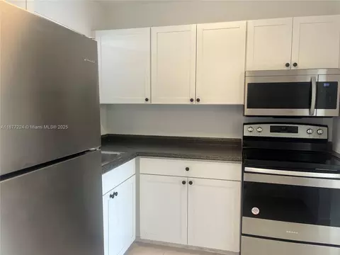 8285 Sunrise Lakes Blvd #308, Sunrise, FL 33322