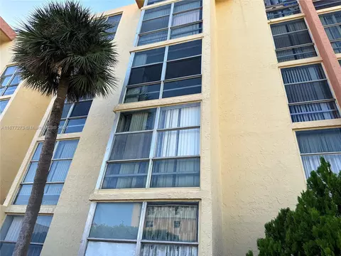 200 172nd St #320, Sunny Isles Beach, FL 33160