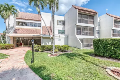 301 Racquet Club Rd #108, Weston, FL 33326