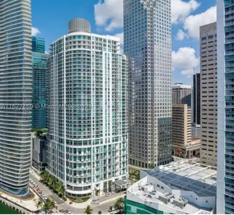 300 S Biscayne Blvd #T-3516, Miami, FL 33131