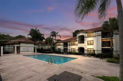 570 S Park Rd #15-6, Hollywood, FL 33021