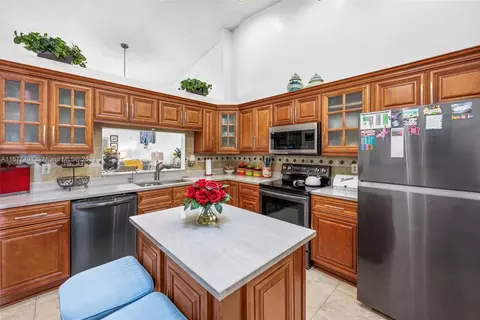 3285 Inverrary Blvd W, Lauderhill, FL 33319