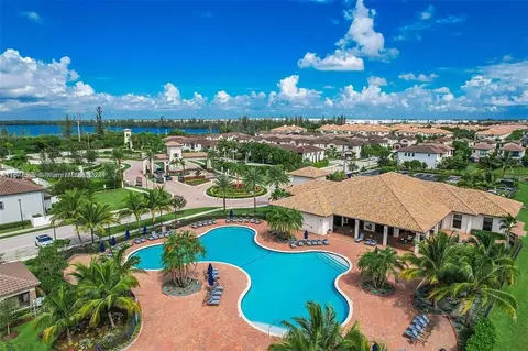 3301 W 94th Ter, Hialeah, FL 33018 photo 3