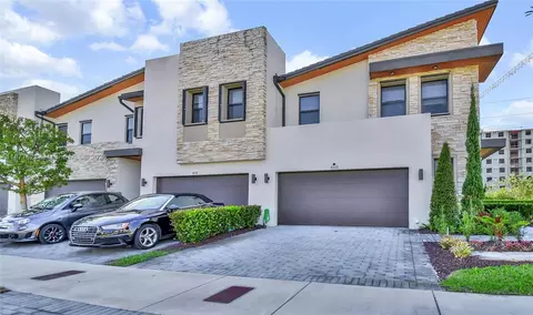 8142 NW 105th Ct, Doral, FL 33178