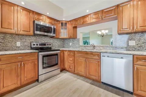 12800 SW 7th Ct #209G, Pembroke Pines, FL 33027
