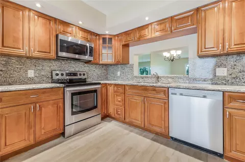 12800 SW 7th Ct #209G, Pembroke Pines, FL 33027
