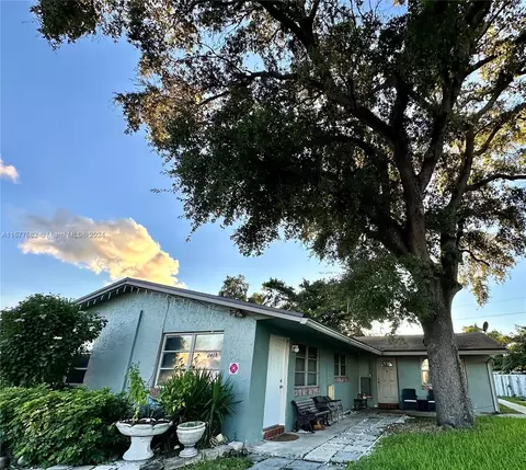 2439 SW 42nd Ave, Fort Lauderdale, FL 33317