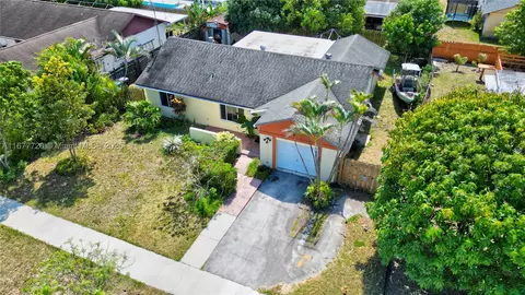 11304 SW 165th Ter, Miami, FL 33157